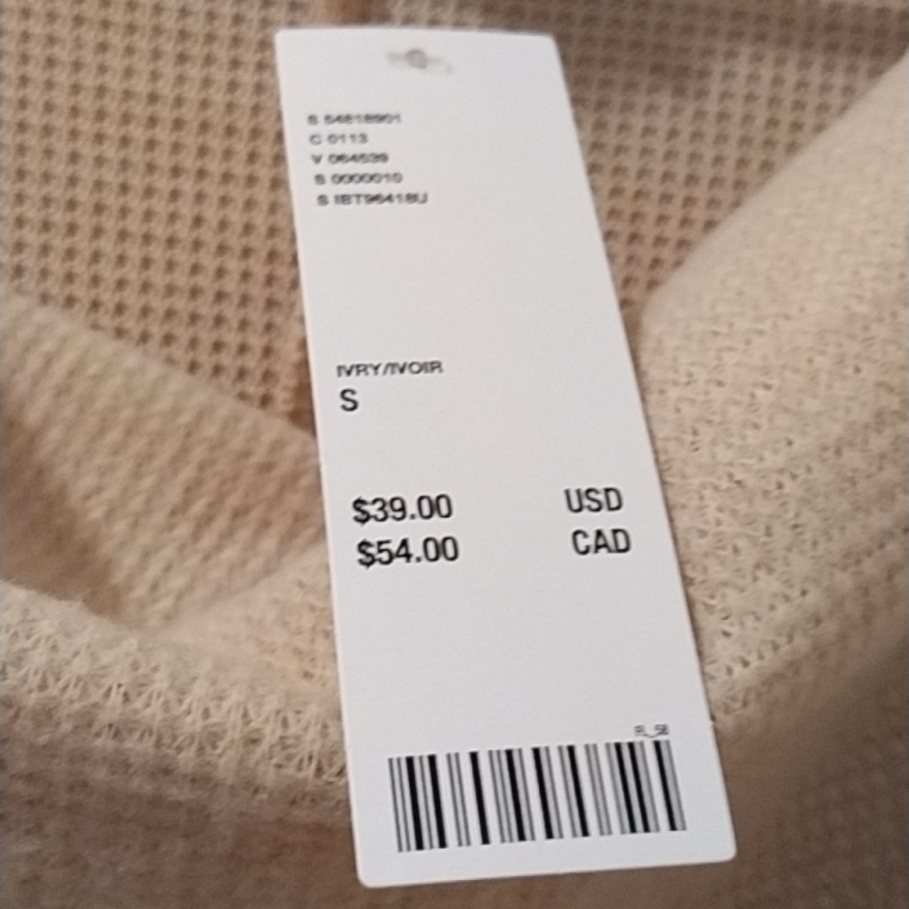💜NWT "Out from Under" Beautiful Ivory women sweater - Picture 6 of 7